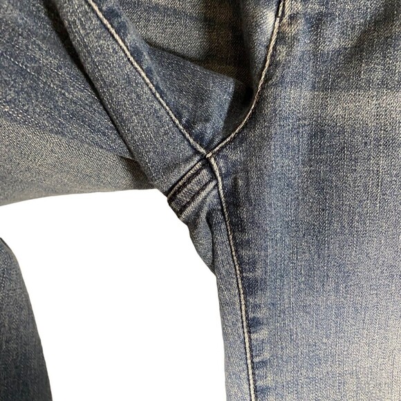 ELLE Women’s Jeans Size‎ 10 Blue Straight Light Stone Wash Distressed Casual - Picture 5 of 10